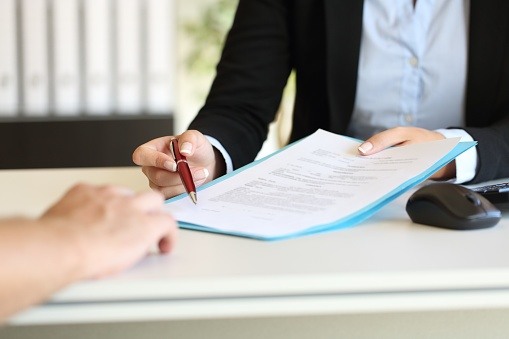 638881988_Papeles de préstamo de negocios