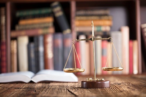 801038288_scales of justice